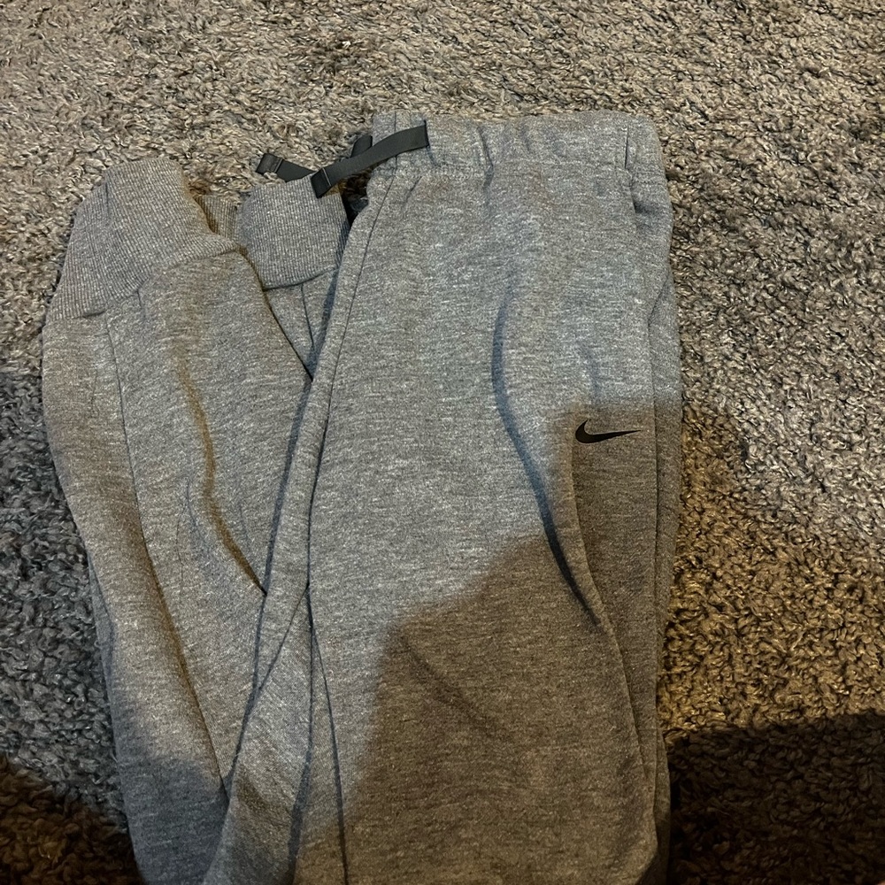 NIKE SWEATPANTS